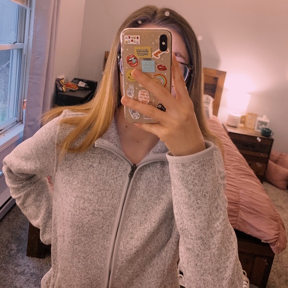 ⭐️Grey Jacket⭐️ - Picture 2 of 4